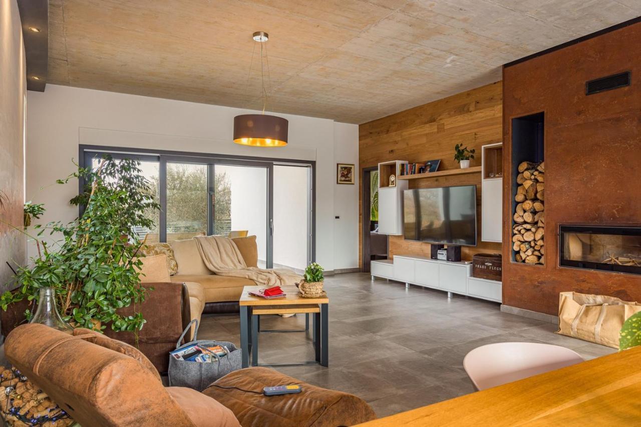 Apartments Bijou With Big Private Garden Near Umag Vilanija ภายนอก รูปภาพ