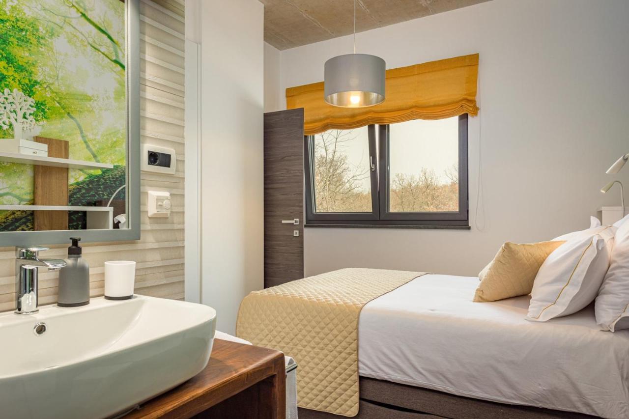 Apartments Bijou With Big Private Garden Near Umag Vilanija ภายนอก รูปภาพ