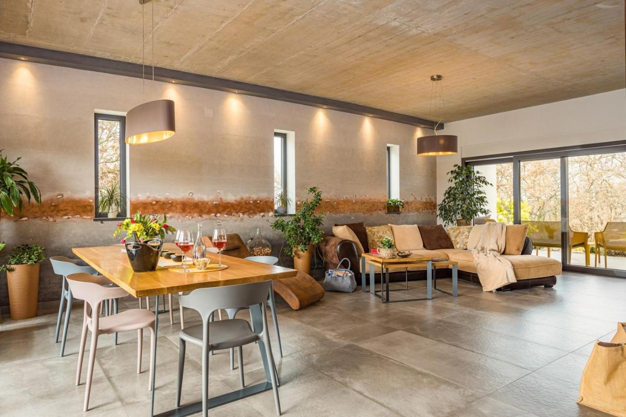 Apartments Bijou With Big Private Garden Near Umag Vilanija ภายนอก รูปภาพ