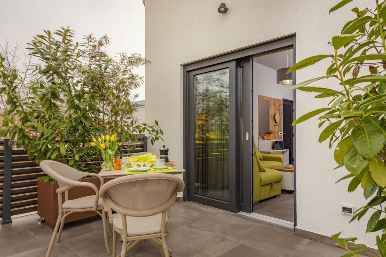 Apartments Bijou With Big Private Garden Near Umag Vilanija ภายนอก รูปภาพ