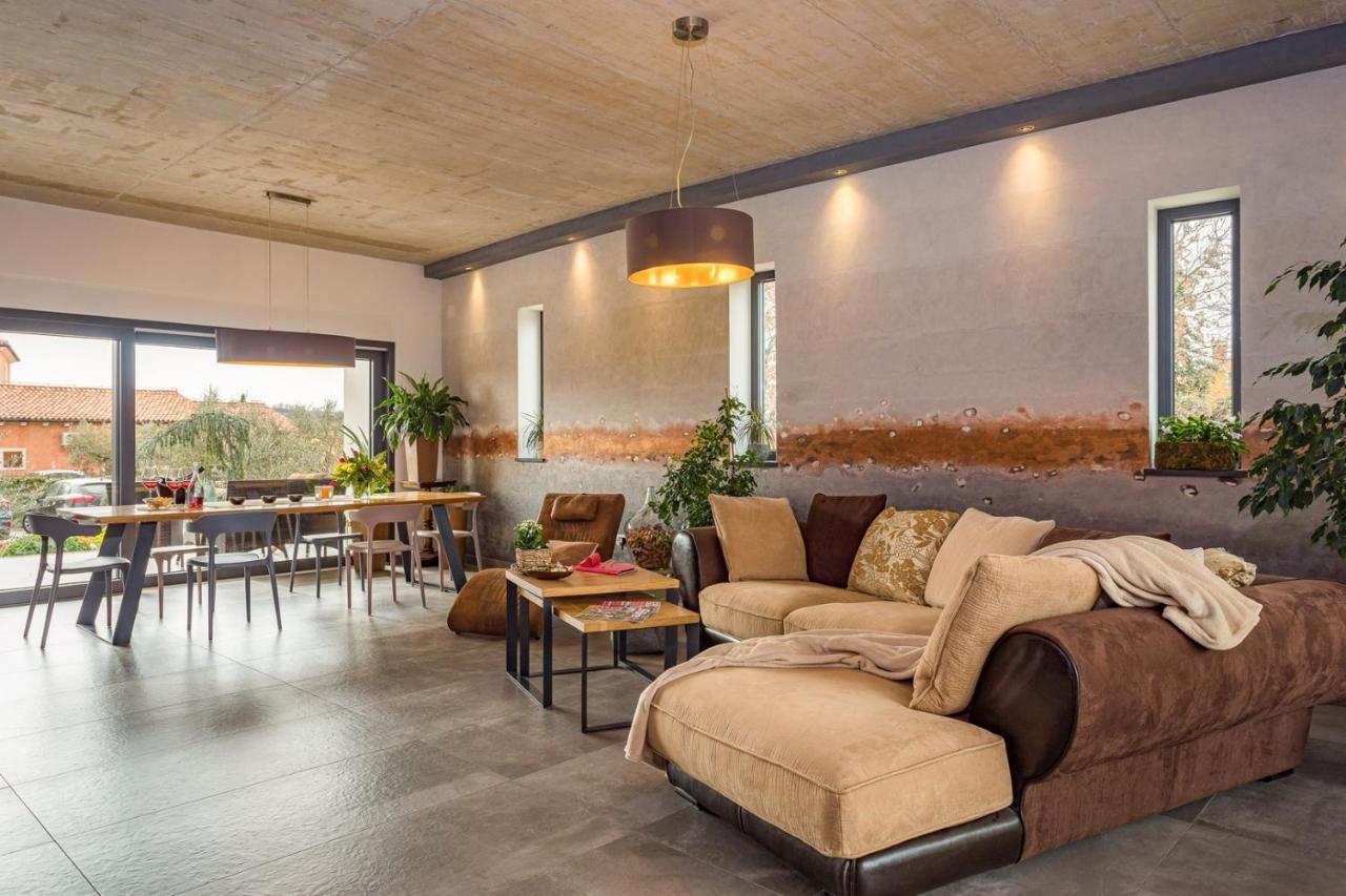 Apartments Bijou With Big Private Garden Near Umag Vilanija ภายนอก รูปภาพ
