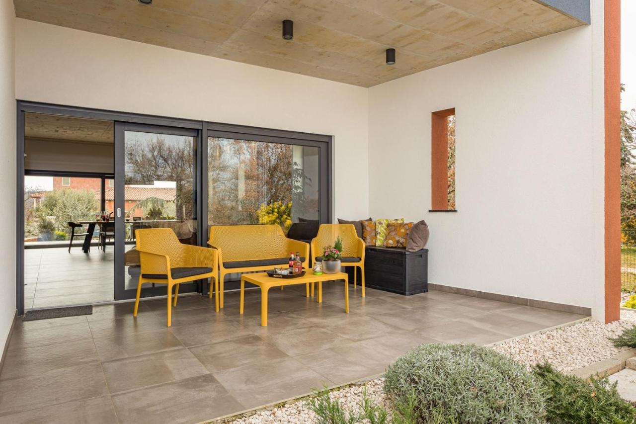 Apartments Bijou With Big Private Garden Near Umag Vilanija ภายนอก รูปภาพ