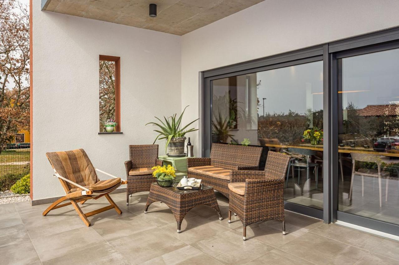 Apartments Bijou With Big Private Garden Near Umag Vilanija ภายนอก รูปภาพ